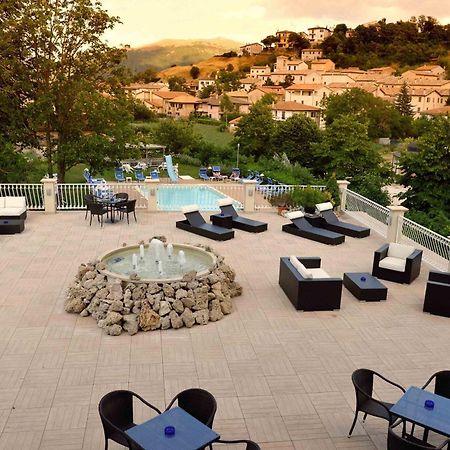 Hotel Benessere Villa Fiorita Colfiorito Extérieur photo