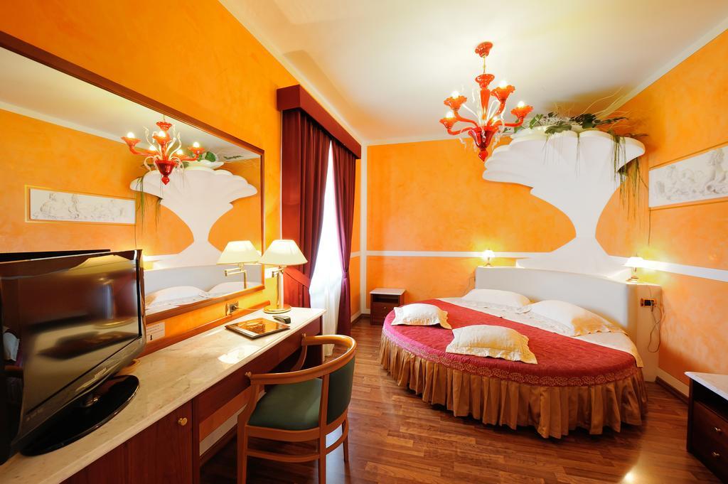 Hotel Benessere Villa Fiorita Colfiorito Extérieur photo