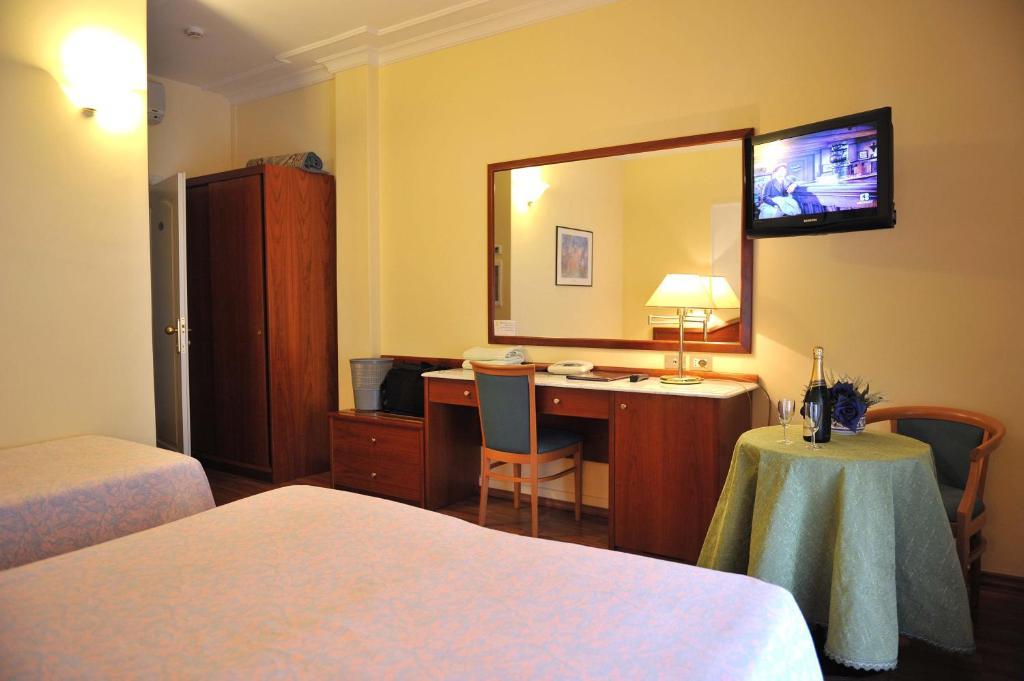 Hotel Benessere Villa Fiorita Colfiorito Extérieur photo